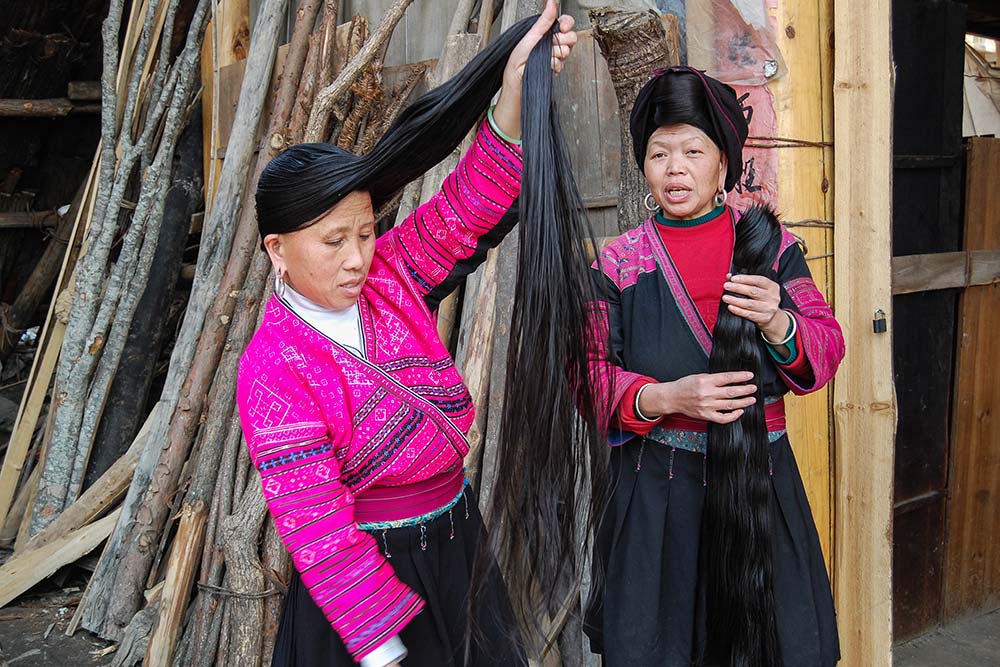 Hair Raising Adventure with the Red Yao - Travelogues from Remote Lands