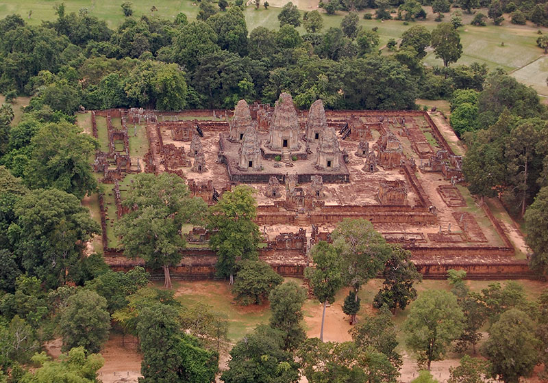 Prasat Pre Roup is a little known and rarely visited temple that is beaufiful from the air.