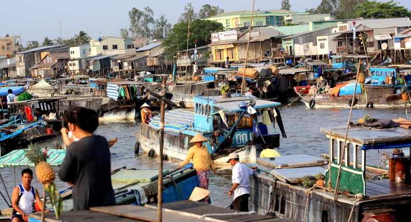 Bustling Mekong life at Can Tho, Vietnam