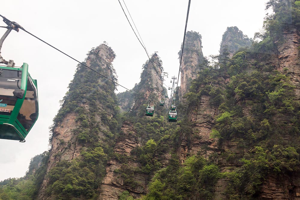 The cable car at Huangshizhai.