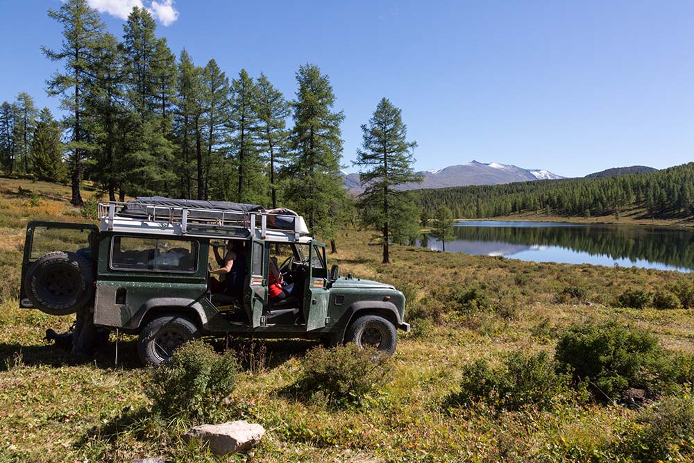 One of our Land Rovers on the shores of Abchidon Lake.