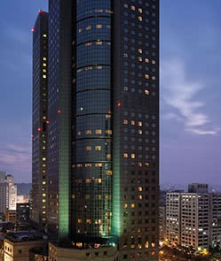 Shangri-La's Far Eastern Plaza Hotel