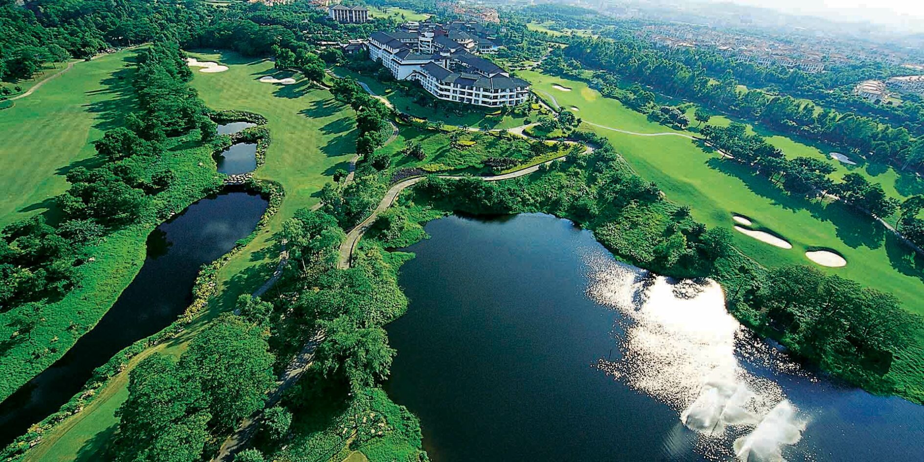 A Holistic South China Holiday at the World's Biggest Golf Club