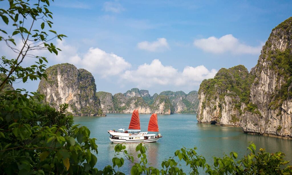 Bai Tu Long: The Halong Bay Less Traveled - Travelogues from Remote Lands