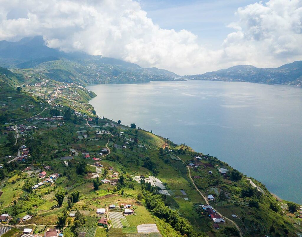 West Sumatra: active volcanoes and vanishing species - Travelogues from ...