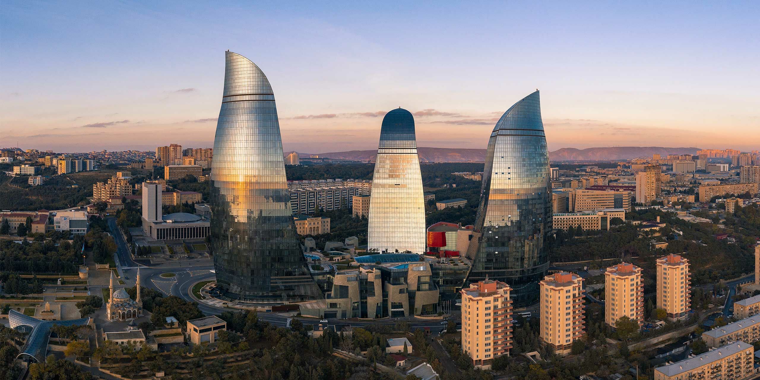 Baku: A Capital of Contrast on the Caspian - Travelogues from Remote Lands