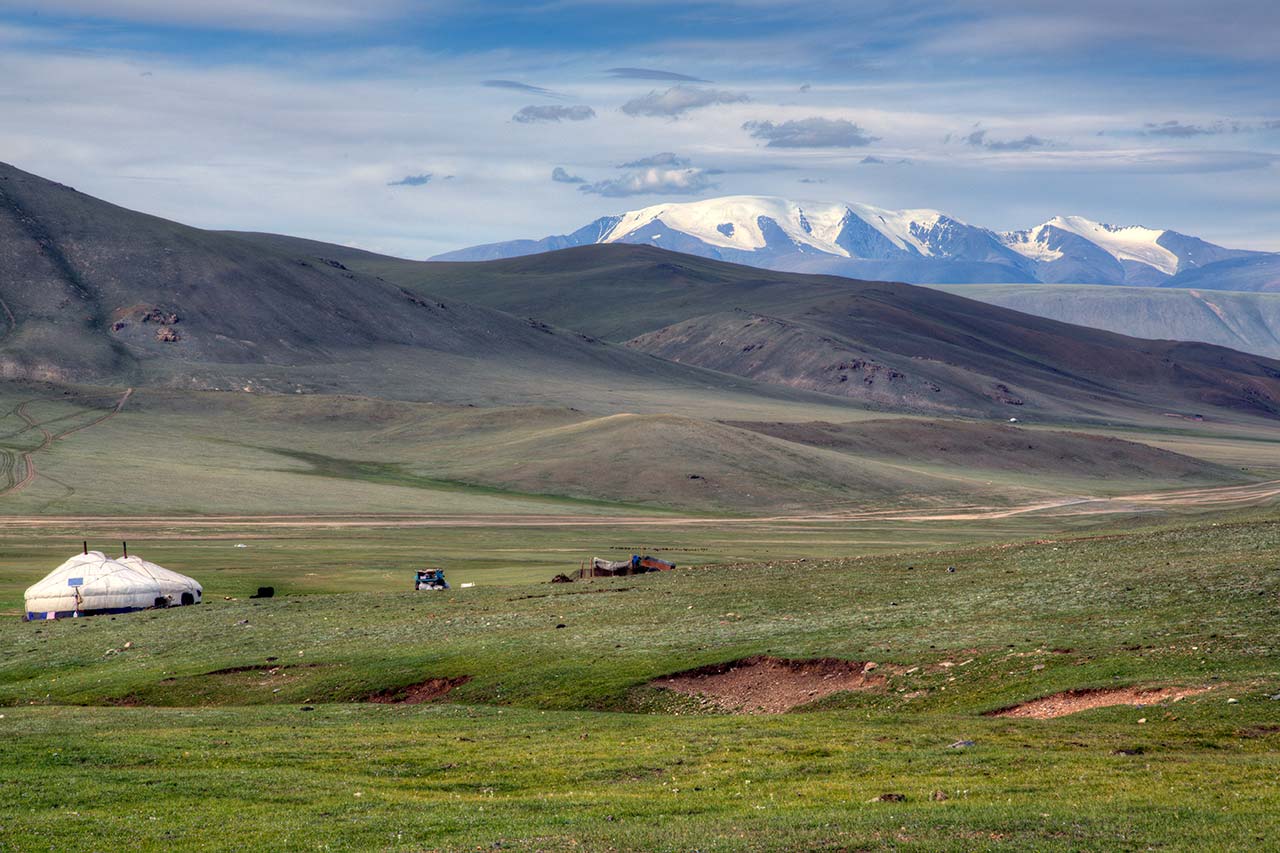 Cutting the Cord: Finding Peace in the Mongolian Altai - Travelogues ...