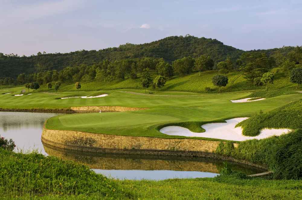 A Holistic South China Holiday at the World's Biggest Golf Club ...